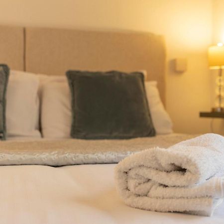 **Sunny And Bright, Thatchers Rock One Bed Beach Front Apartment*** Torquay Ngoại thất bức ảnh