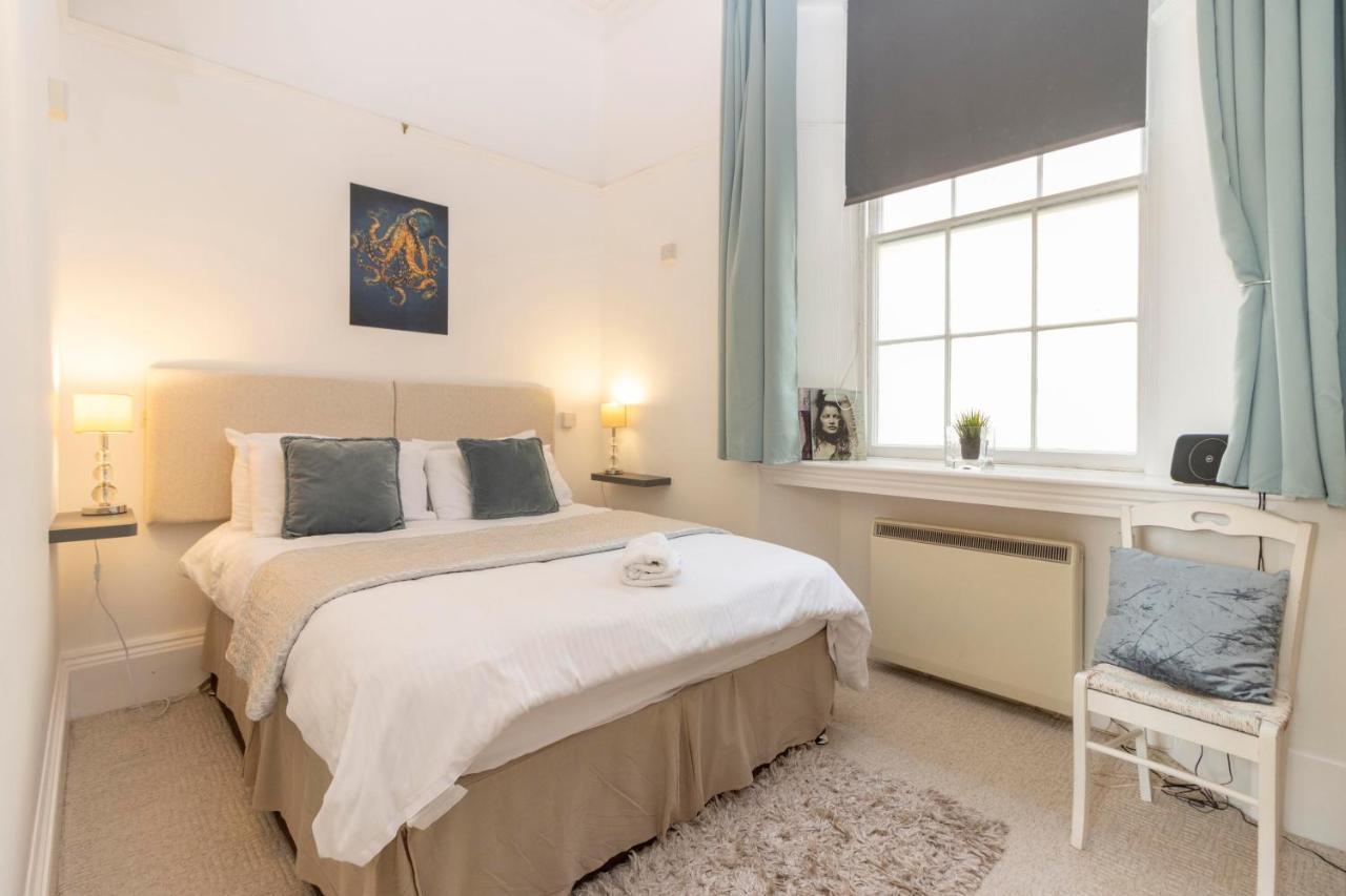 **Sunny And Bright, Thatchers Rock One Bed Beach Front Apartment*** Torquay Ngoại thất bức ảnh
