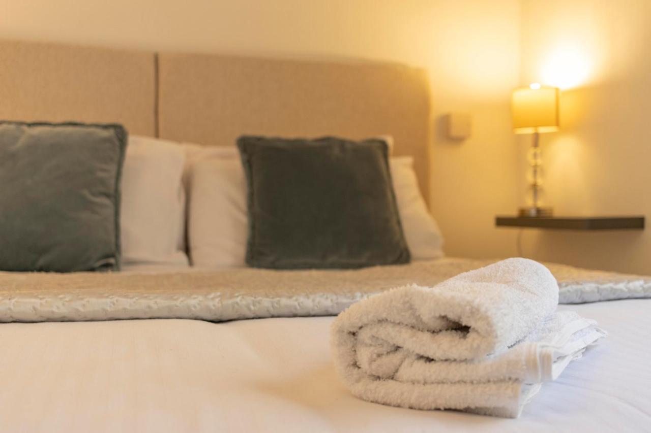 **Sunny And Bright, Thatchers Rock One Bed Beach Front Apartment*** Torquay Ngoại thất bức ảnh