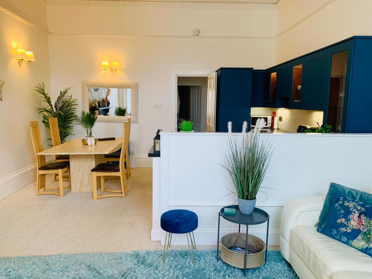 **Sunny And Bright, Thatchers Rock One Bed Beach Front Apartment*** Torquay Ngoại thất bức ảnh