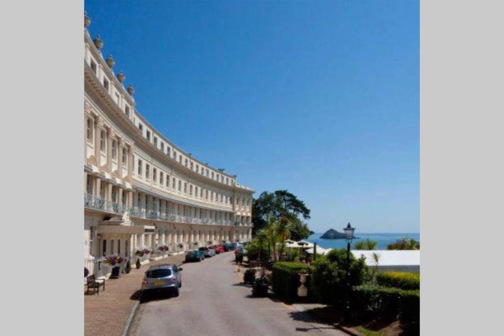 **Sunny And Bright, Thatchers Rock One Bed Beach Front Apartment*** Torquay Ngoại thất bức ảnh
